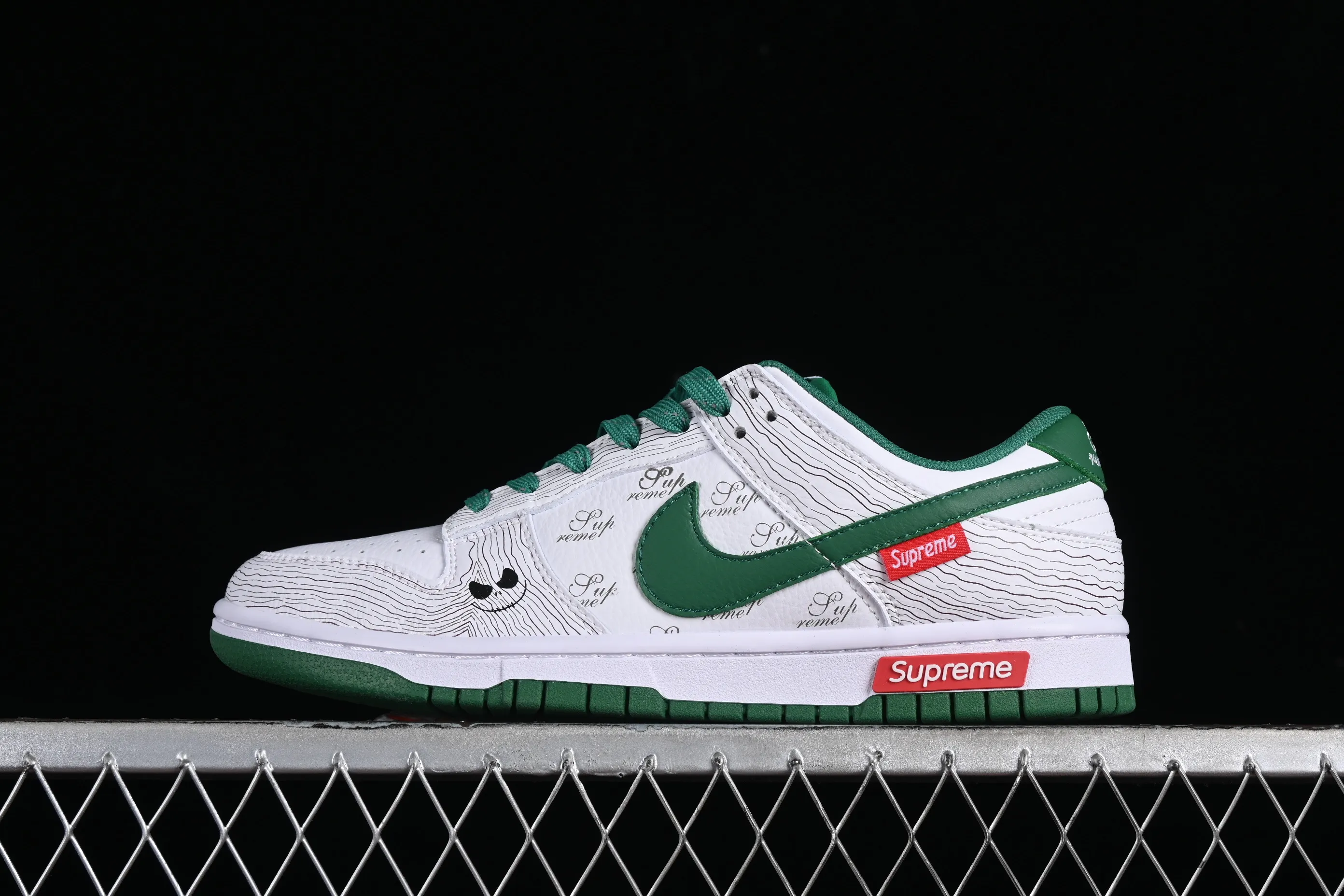 All categories Nk SB Dunk Series Nk SB Dunk Low High-end customized low-top sneakers Supreme x Nk Dunk Low joint-Green Ghost Face SB low-top casual sneakers XD6188-033